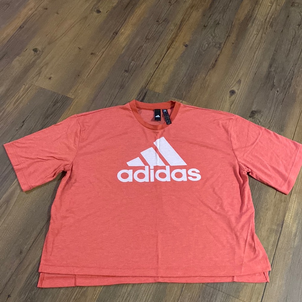 Adidas women’s cropped shirt. Size Large.